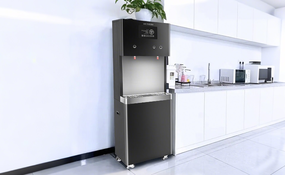 你喝的桶裝水安全嗎?直飲水機能不能替代桶裝水?